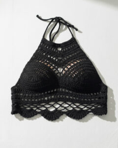 Top Halter Crochet Negro